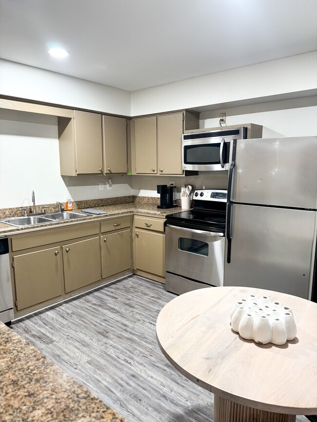 Photo - 206 Park Lane