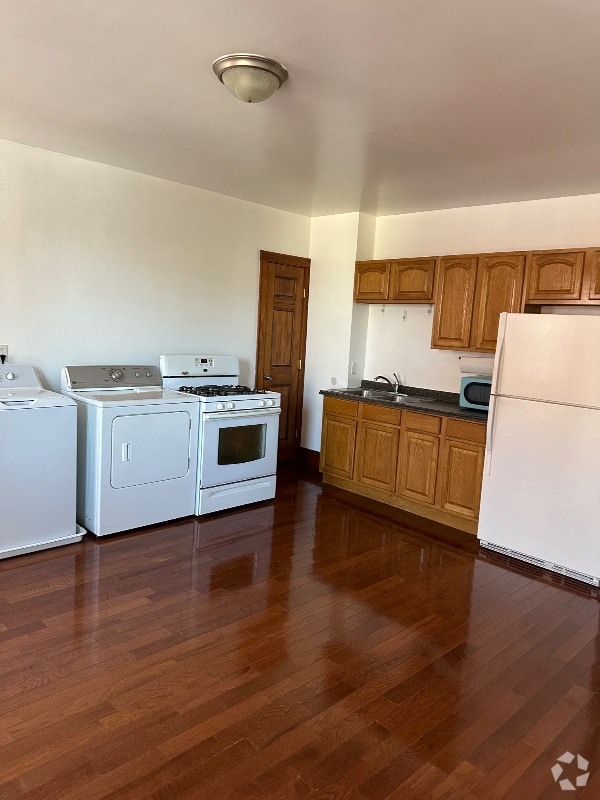 Building Photo - 37 Lyman St Rental
