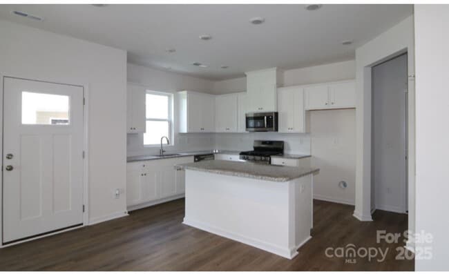Building Photo - 1922 Highland Park Dr Rental