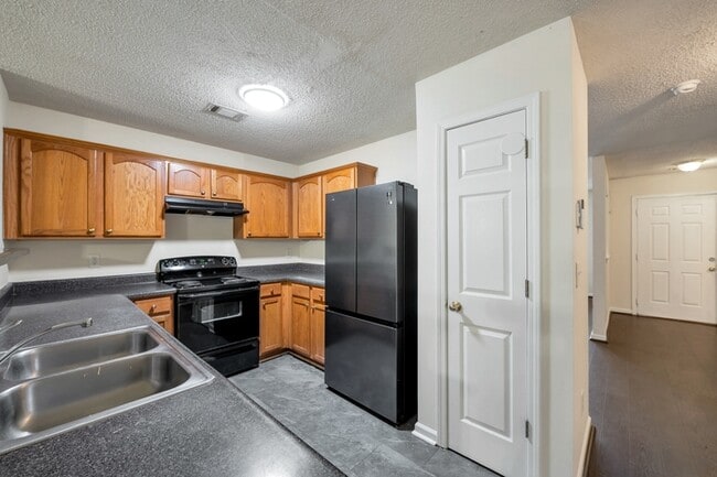 Photo - 950 Parkway Rd