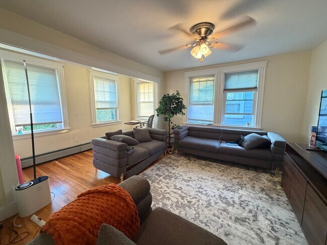 Photo - 100 Walnut St Unidad R2