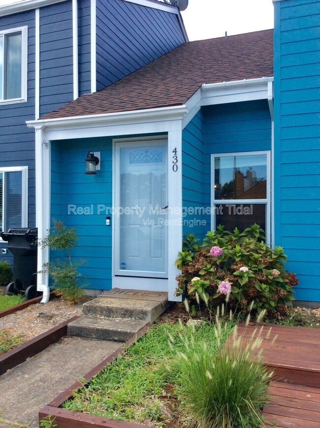 Photo - 430 Falling Ln