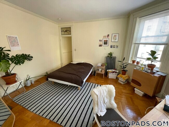 Building Photo - 16 Queensberry St Rental