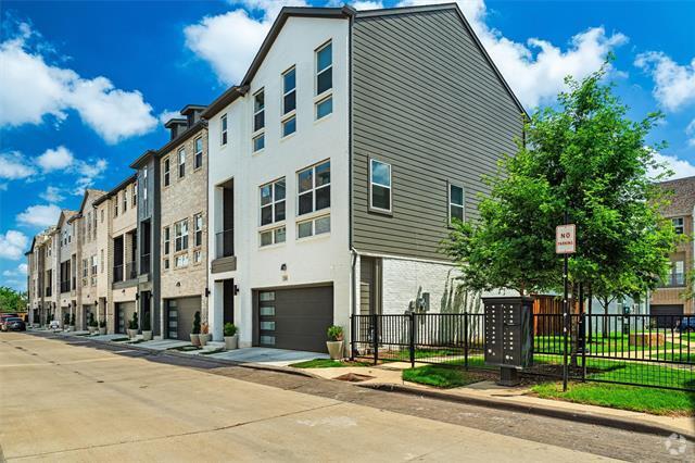 Building Photo - 2604 Carmelita St Rental