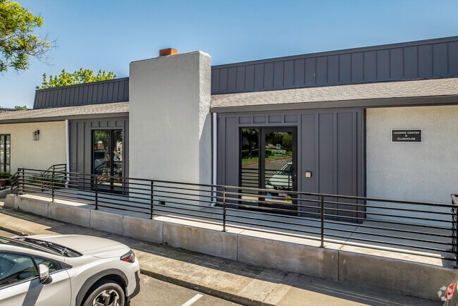 Leasing Office Entrance