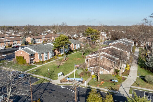 Neighborhood Context - Fishermans Wharf At Babylon