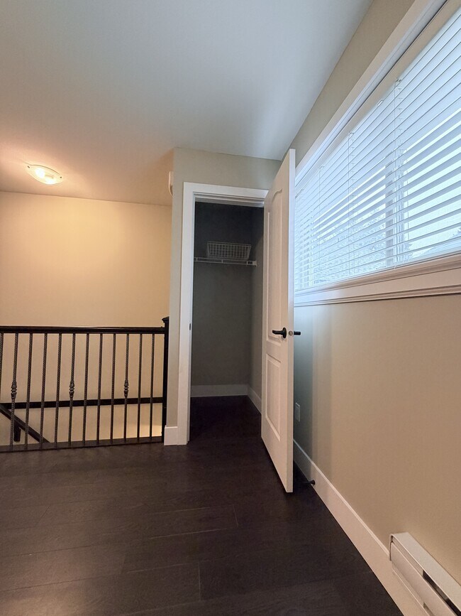 Photo - 14948-14960 60 Ave