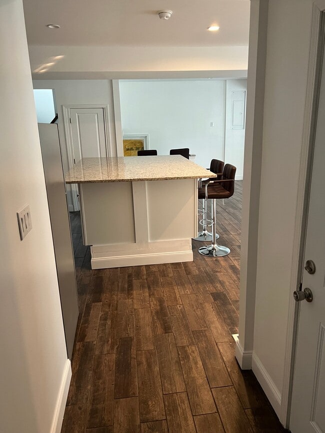 Photo - 1109 W 34th St