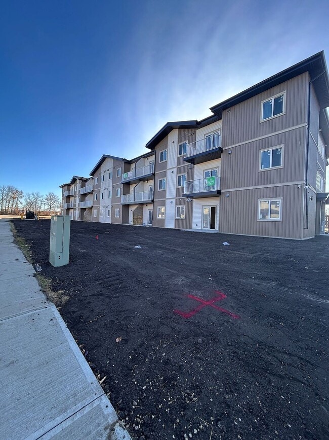 Building Photo - New Built Apartment - Ponoka Unit 203
