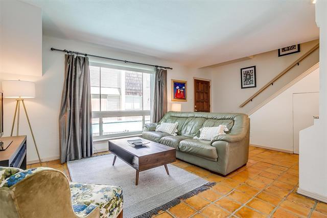 Building Photo - 2710 Douglas Ave Unit 114 Rental