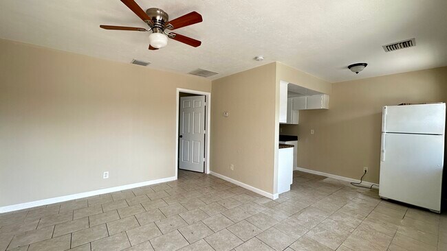3840 Belmont St Unit 2