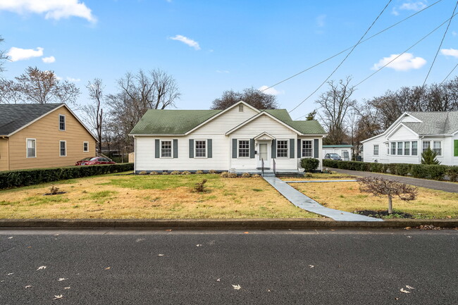 Photo - 308 1st Ave