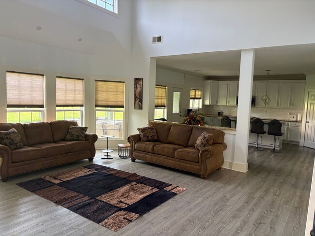 413 Courchelle Dr