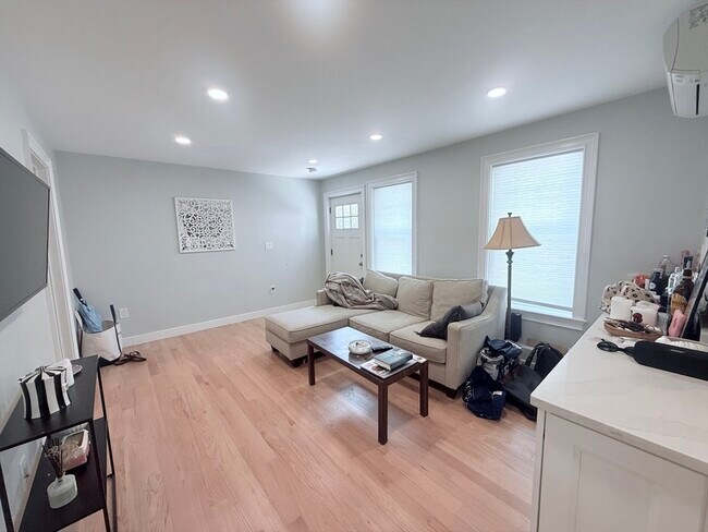 Photo - 197 Arlington St Unidad 2