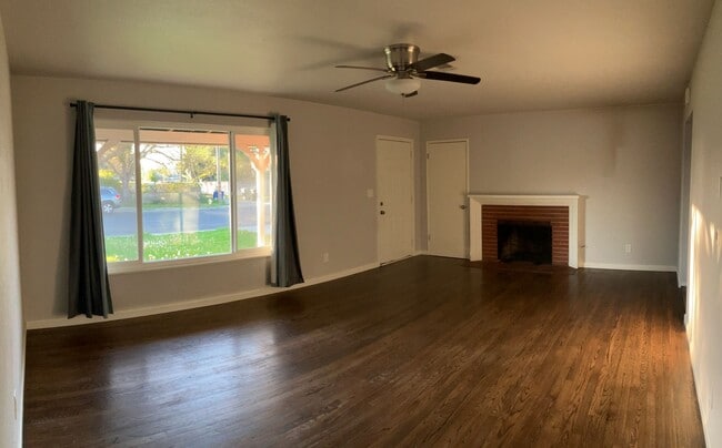 Photo - 2500 Dana Ln