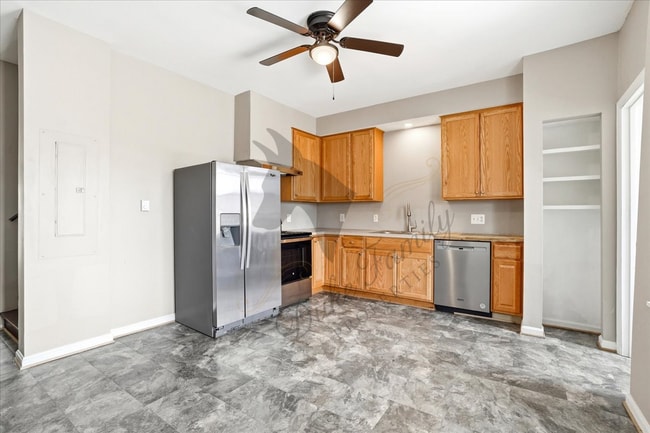 Photo - 608 N Queen St Unit 608