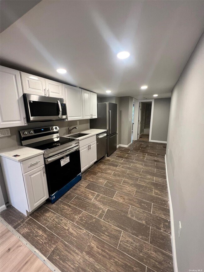 99 S Hamilton St Apartment For Rent in Poughkeepsie, NY