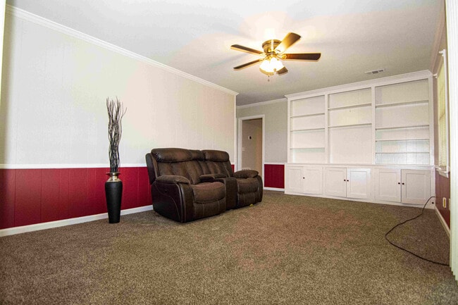 Photo - 4100 King Arthur Pl