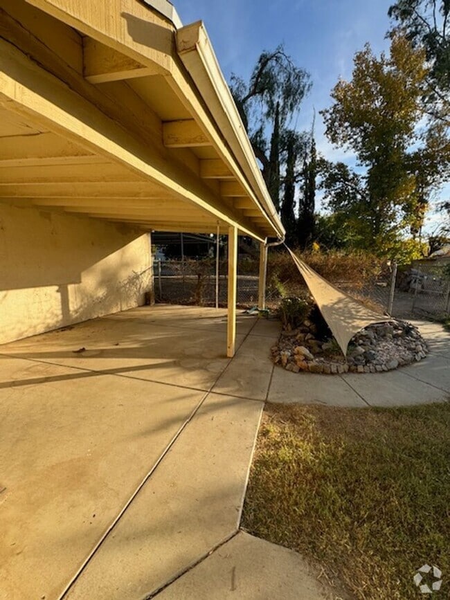 Building Photo - Beautiful Home in the Heart of Hemet