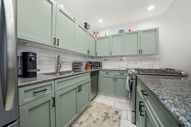 Photo - 1760 W Wrightwood Ave