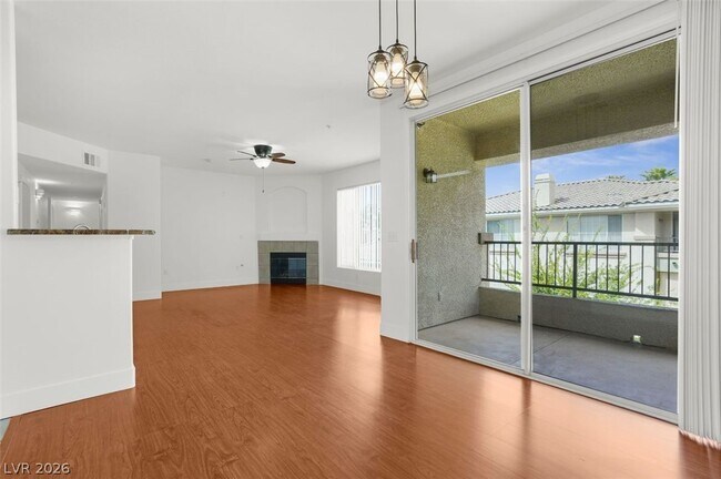 Photo - 7107 S Durango Dr Unidad 305