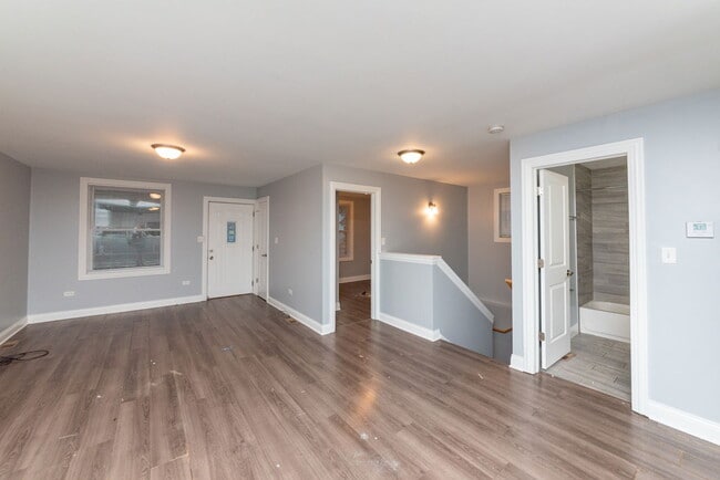 Photo - 18247 Roy St