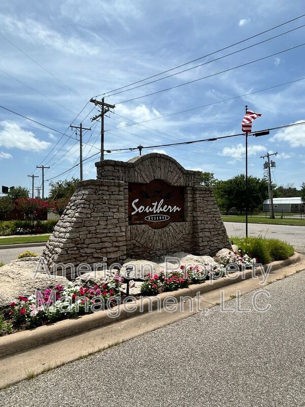 Photo - 4113 W 105th St S