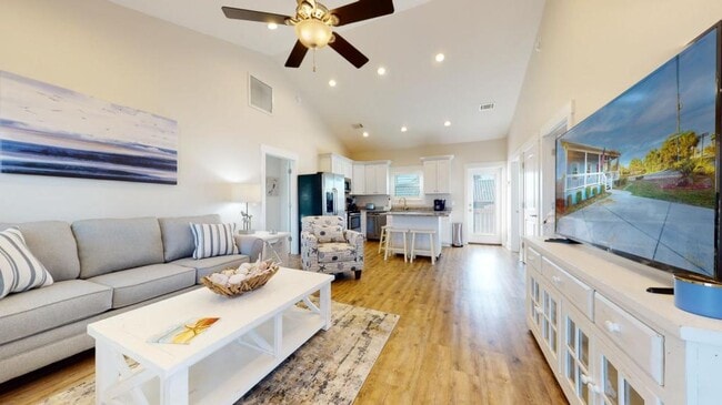 325 Governor Dr
