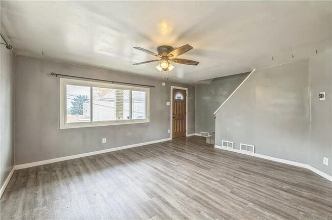 Photo - 2318 Eccles St