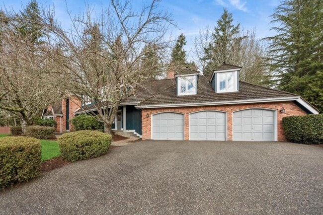 Photo - 4 bedroom in Redmond WA 98053