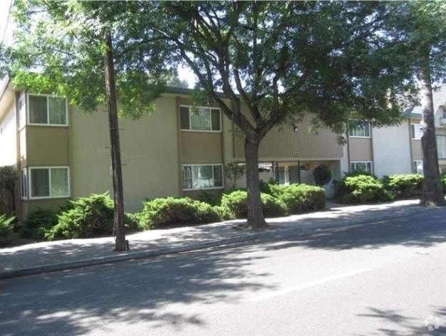 Building Photo - 330 W Acacia Street Rental