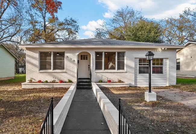 Building Photo - 516 Lenox St