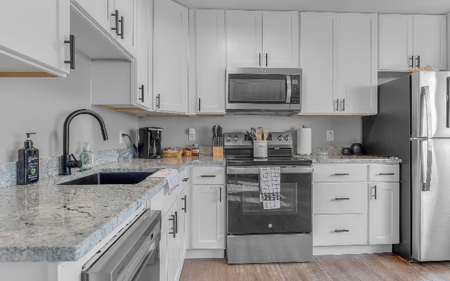 Building Photo - 9628 19th Bay St