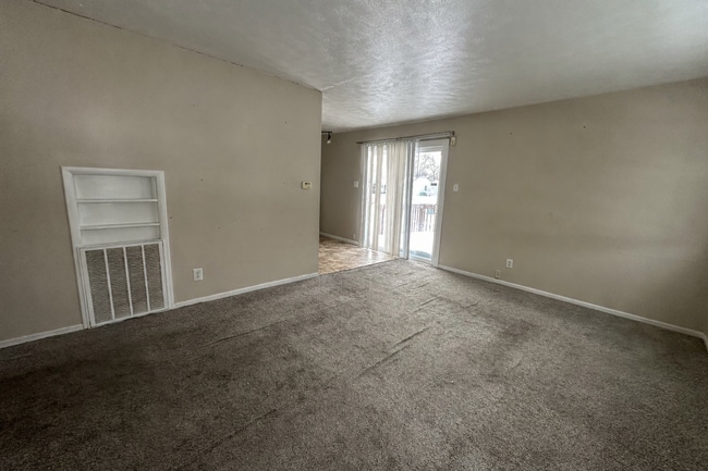 Photo - 2104 Panama St