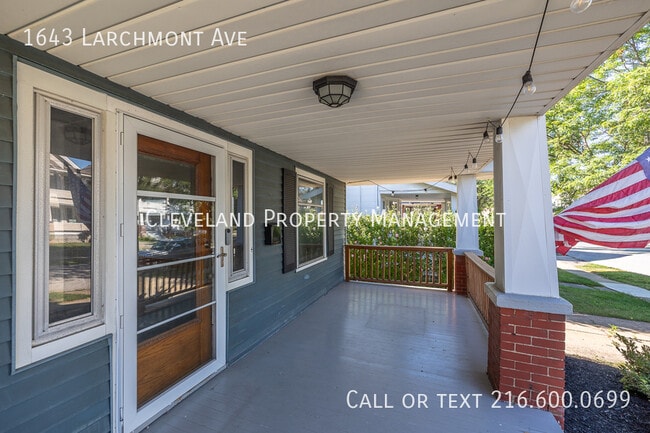 Photo - 1643 Larchmont Ave