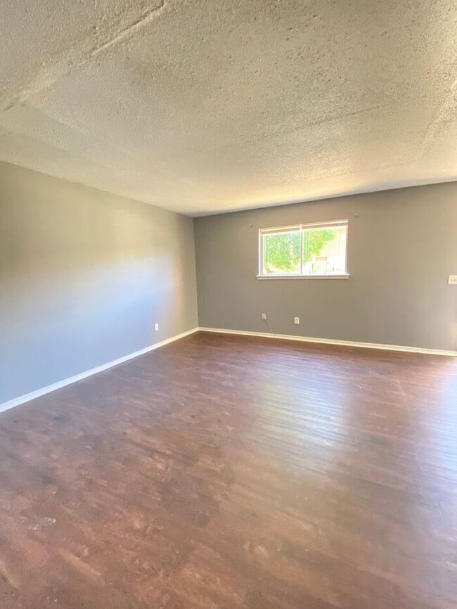 Photo - 2 Bedroom 1.5 Bath Apt at the Monterey Square Apts NW OKC