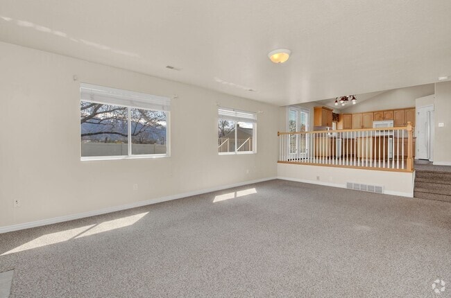 Building Photo - Amazing 4 Bed - 3.5 Bath, Pet-Friendly Lay... Rental