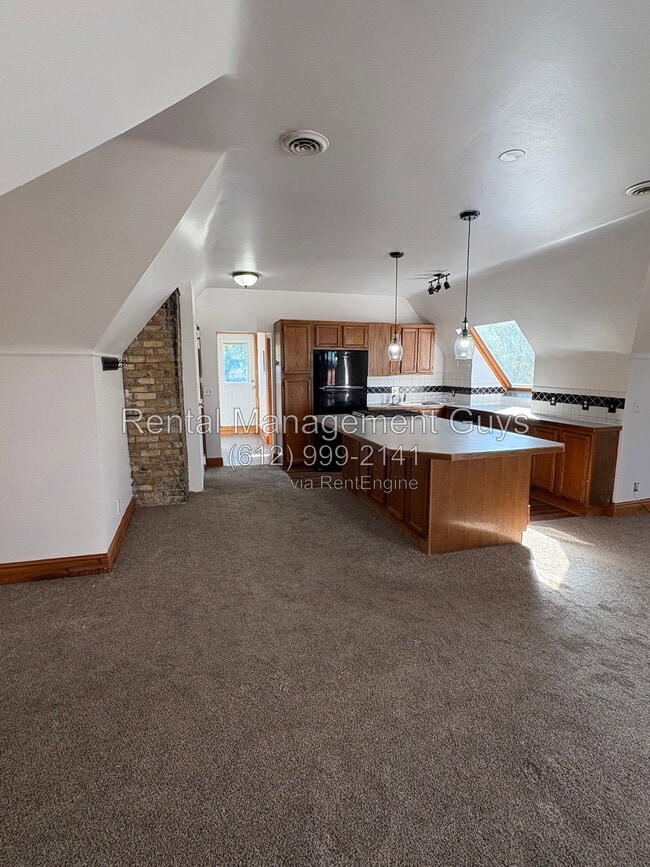 Building Photo - 2647 Girard Ave S Unit 3