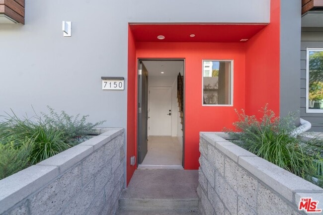 Photo - 857 N Detroit St