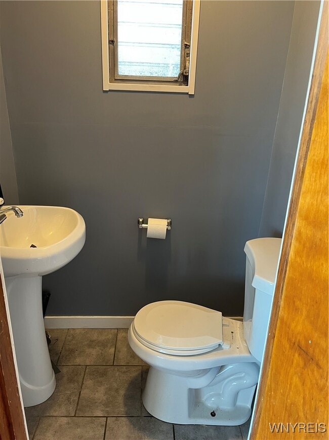 Photo - 61 Lynncrest Terrace