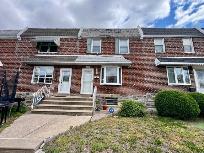 Photo - Stunning 3-Bedroom Townhome in Wissinoming! Available NOW!