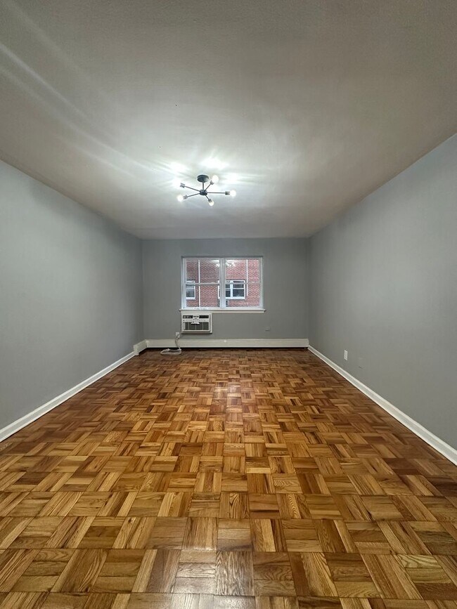 Photo - Oakwood Gardens