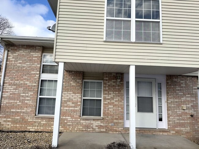 Building Photo - 18083 Vista Dr