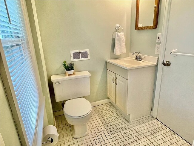 Photo - 137 Edgemont Rd