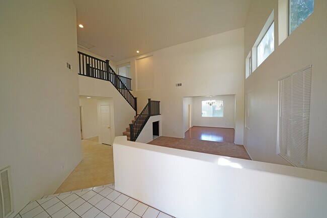 29070 St Tropez Pl