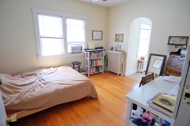 Photo - 2312 Bryant Ave S Apartamentos