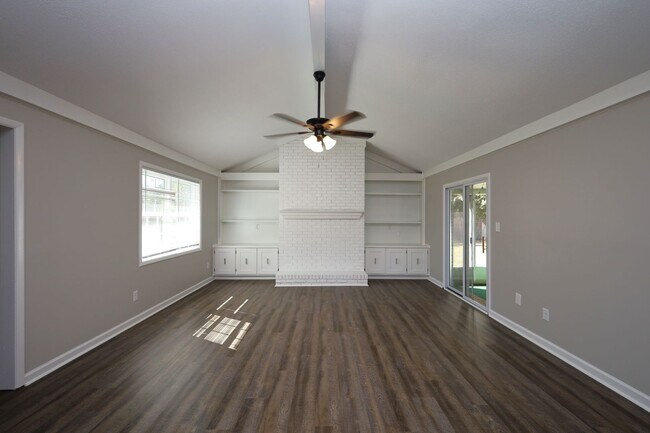 Photo - 4116 Lantern Ln