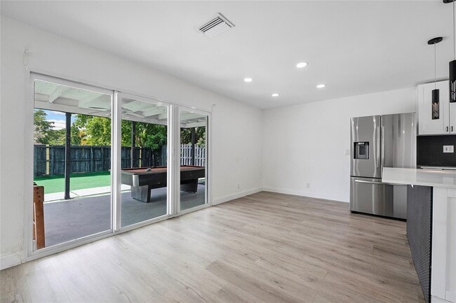 Photo - 2416 NW 98th Ln