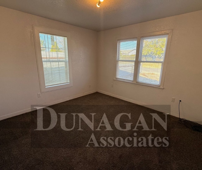 Photo - 2 BEDROOM 1 BATH AVAILABLE NOW !! Open house on 12/17 @ 3:15-3:25