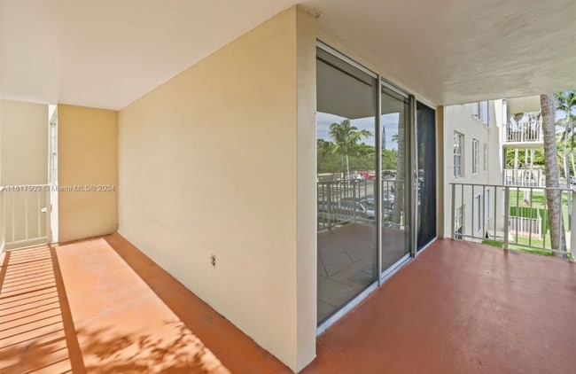 Photo - 13100 SW 92nd Ave Unidad A-204